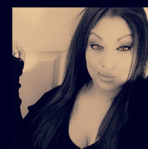 Meet your Posher, Rena - Picture 1 of 1